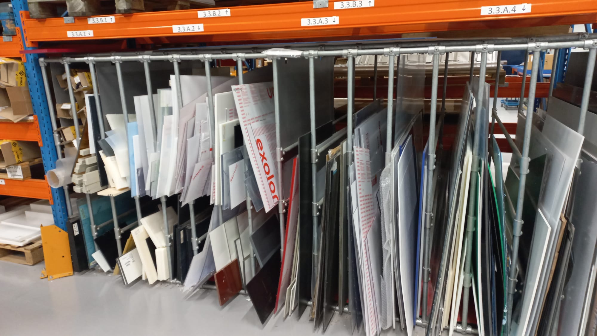 Voorraad polycarbonaat en perspex platen - duurzame ecoparts voor een lage prijs